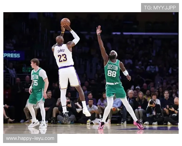 NBA最新动向:詹姆斯领衔湖人新赛季备战 曝凯尔特人欲引援强力内线球员 NBA最新动向:詹姆斯领衔湖人新赛季备战 曝凯尔特人欲引援强力内线球员