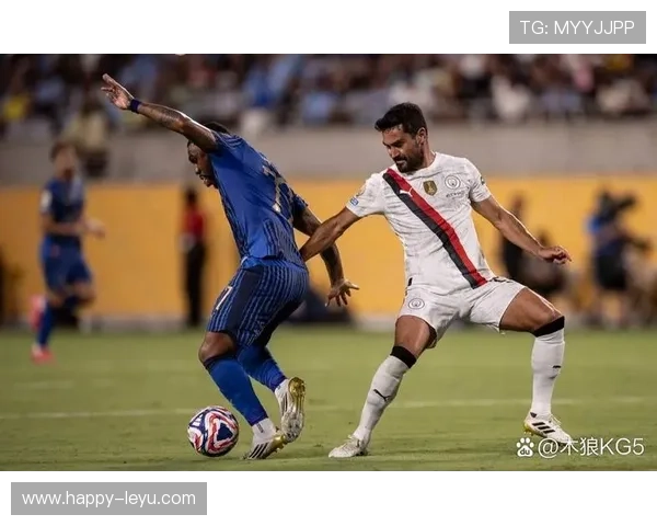 豪门对决再起波澜新星闪耀赛场引爆转会风云球迷热议未来格局变化 豪门对决再起波澜新星闪耀赛场引爆转会风云球迷热议未来格局变化