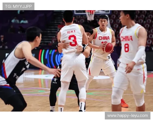 中国男篮迎战亚洲劲旅 激战背后的战术调整与明星表现