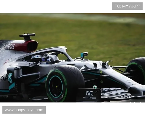 F1赛事最新动态 红牛车队继续领先 赛季争夺愈加激烈