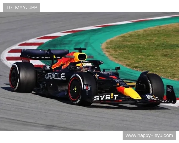 F1赛季最新动态：车队竞争激烈 法拉利与红牛争夺冠军宝座