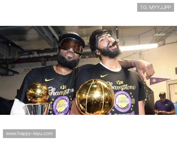 詹姆斯领衔湖人三连胜浓眉复出状态火热詹眉组合重塑冠军梦想