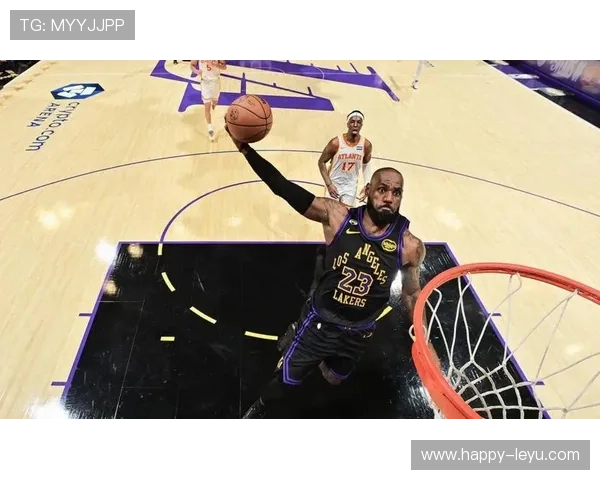 詹姆斯带领湖人逆转勇士关键战队伍士气大幅提升